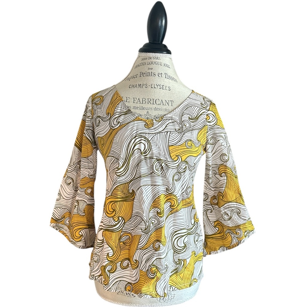 Manuhealii Stylish Yellow and White Women's Top